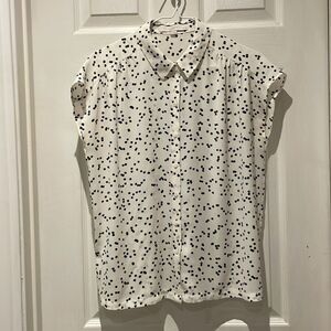 Ann Taylor LOFT NWOT Dalmatian print button down top SZ SP. small petites.